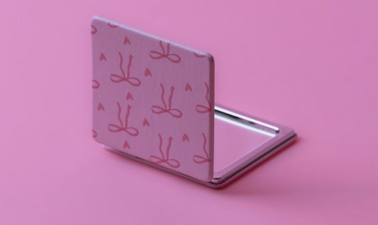 Small Mirror مرأه صغيرة