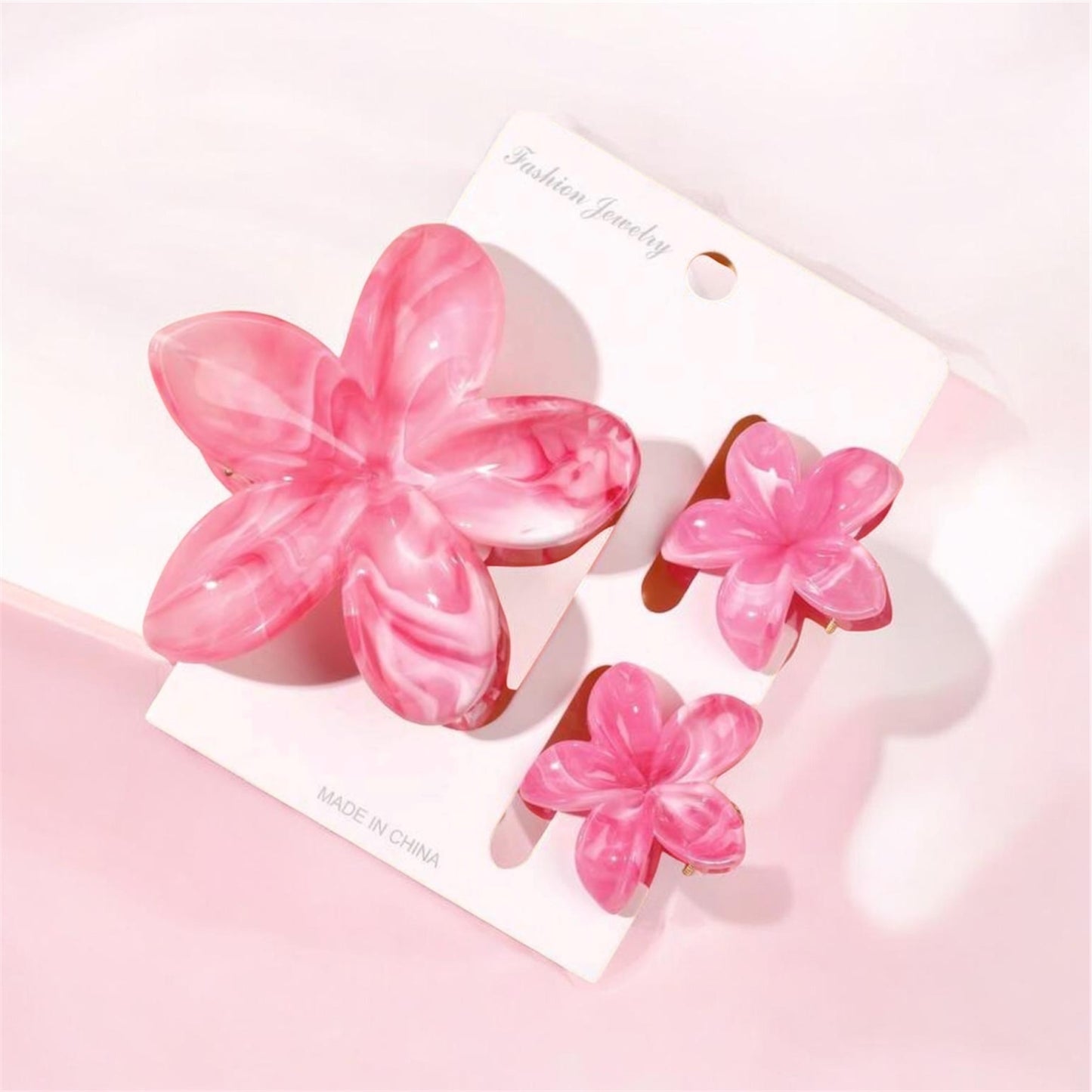 3 Hair clips ٣ كلبسات شعر